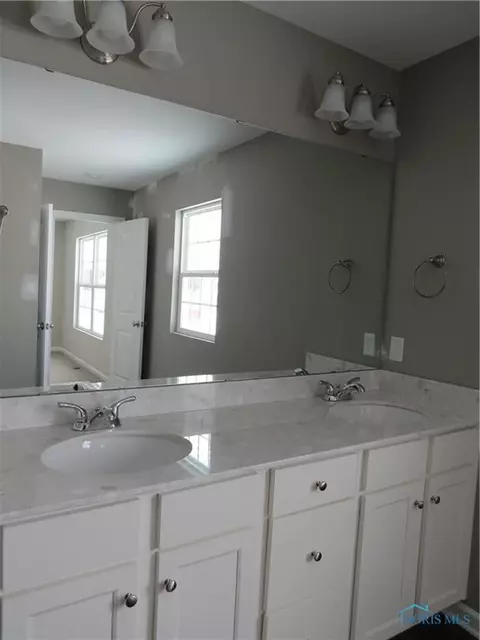 6569 Wesley Dr, Walbridge, OH 43465 photo 8