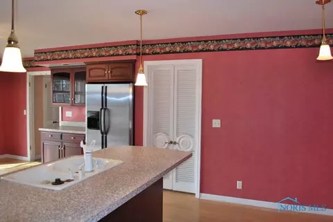 355 E Superior St, Wauseon, OH 43567 photo 6