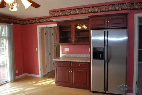 355 E Superior St, Wauseon, OH 43567 photo 3