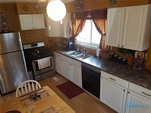 127 Bloomfield Ave, Toledo, OH 43607 photo 5