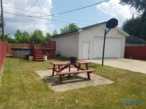 127 Bloomfield Ave, Toledo, OH 43607 photo 2