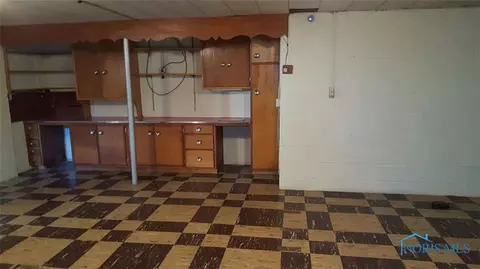 1018 Scribner St, Maumee, OH 43537 photo 9