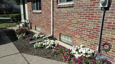 1018 Scribner St, Maumee, OH 43537 photo 10