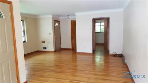 1018 Scribner St, Maumee, OH 43537 photo 3