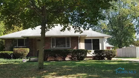 1018 Scribner St, Maumee, OH 43537 photo 1