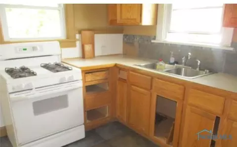 5259 Douglas Rd, Toledo, OH 43613 photo 3