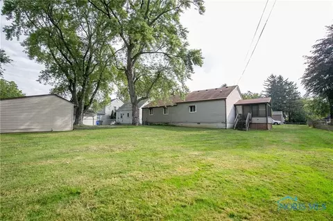 1003 Searles Rd, Toledo, OH 43607 photo 2