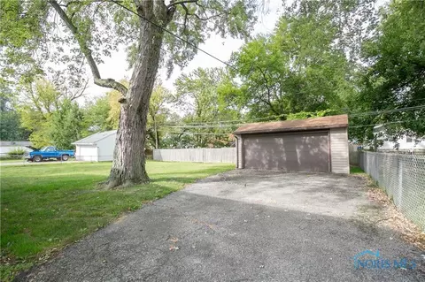 1003 Searles Rd, Toledo, OH 43607 photo 3