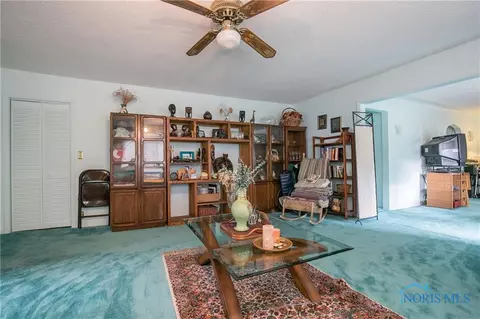 1003 Searles Rd, Toledo, OH 43607 photo 4