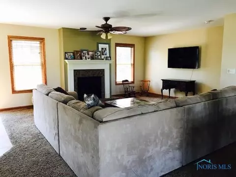 276 Nathan Dr, Clyde, OH 43410 photo 4