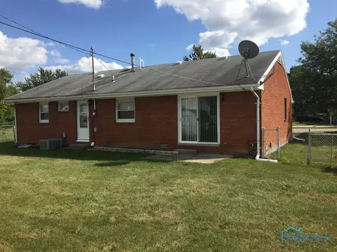 107 Windsor Rd, Walbridge, OH 43465 photo 6
