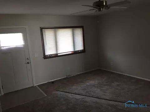 107 Windsor Rd, Walbridge, OH 43465 photo 8