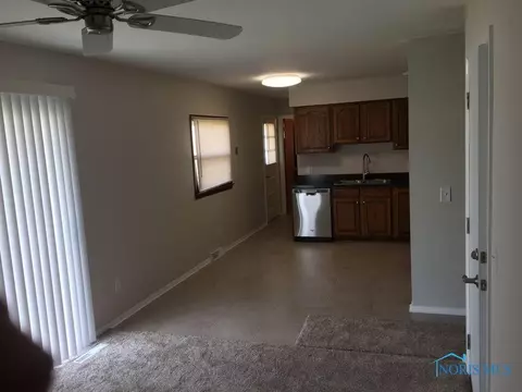 107 Windsor Rd, Walbridge, OH 43465 photo 7