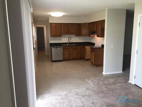 107 Windsor Rd, Walbridge, OH 43465 photo 3