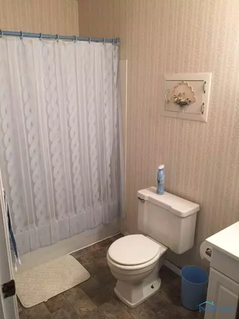 1318 Colonial Ln, Bryan, OH 43506 photo 6