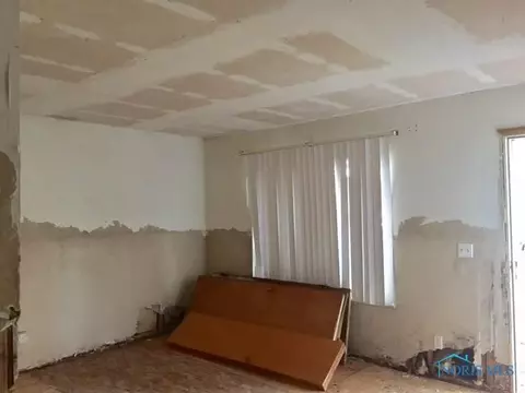 138 Bloomfield Ave, Toledo, OH 43607 photo 3