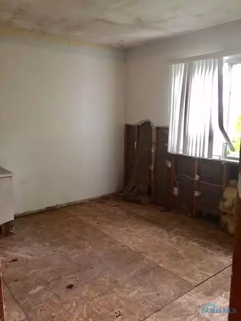 138 Bloomfield Ave, Toledo, OH 43607 photo 9