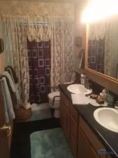202 Center Cir, Bryan, OH 43506 photo 8