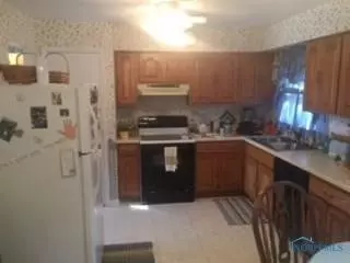 202 Center Cir, Bryan, OH 43506 photo 5