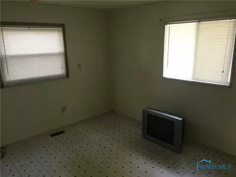 42 Independence Rd, Toledo, OH 43607 photo 12