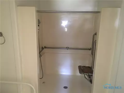 42 Independence Rd, Toledo, OH 43607 photo 10