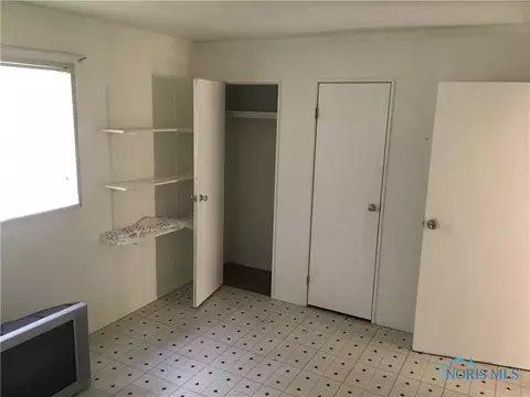 42 Independence Rd, Toledo, OH 43607 photo 13