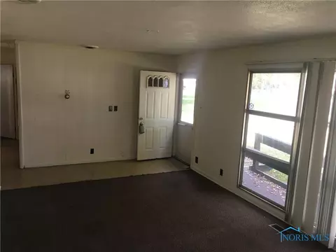 42 Independence Rd, Toledo, OH 43607 photo 8
