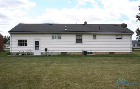 405 E Union St, Walbridge, OH 43465 photo 6