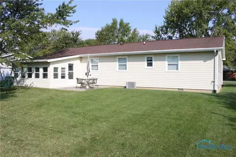 300 E Hubbard St, Hamler, OH 43524 photo 3