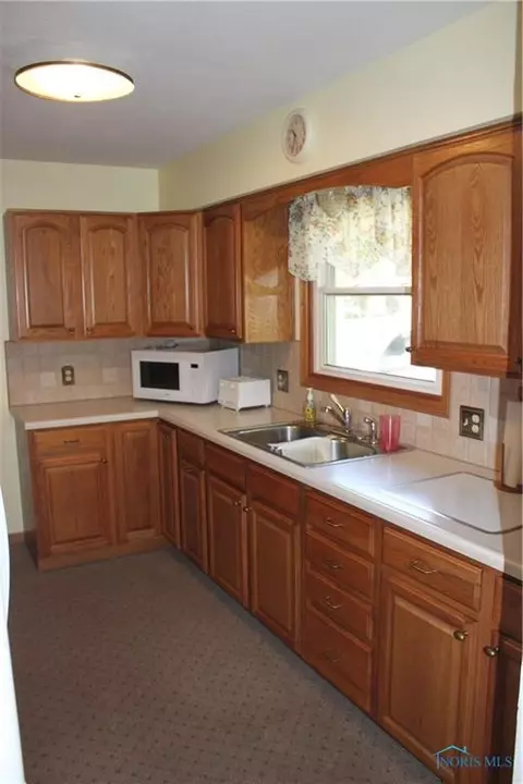 300 E Hubbard St, Hamler, OH 43524 photo 6