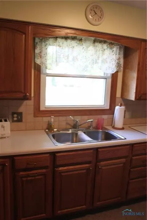300 E Hubbard St, Hamler, OH 43524 photo 11
