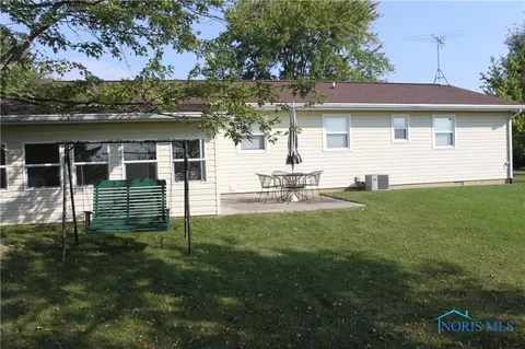 300 E Hubbard St, Hamler, OH 43524 photo 4
