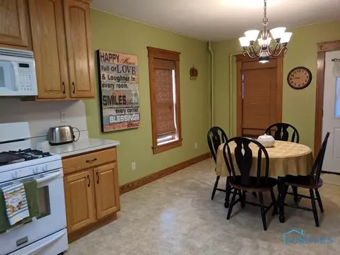 402 E Main St, Deshler, OH 43516 photo 6