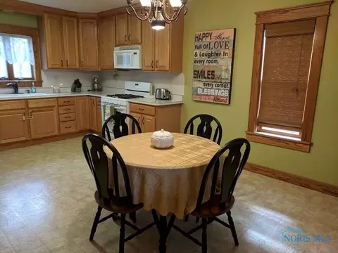 402 E Main St, Deshler, OH 43516 photo 9