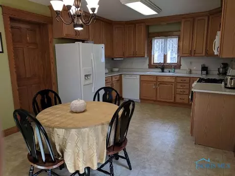 402 E Main St, Deshler, OH 43516 photo 10