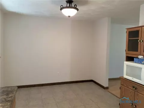 232 Ember Dr, Oregon, OH 43616 photo 7