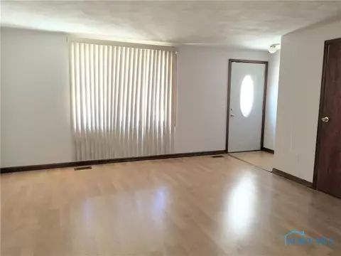 232 Ember Dr, Oregon, OH 43616 photo 3