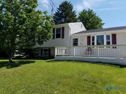 232 Ember Dr, Oregon, OH 43616 photo 2