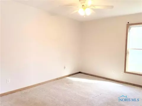 232 Ember Dr, Oregon, OH 43616 photo 11