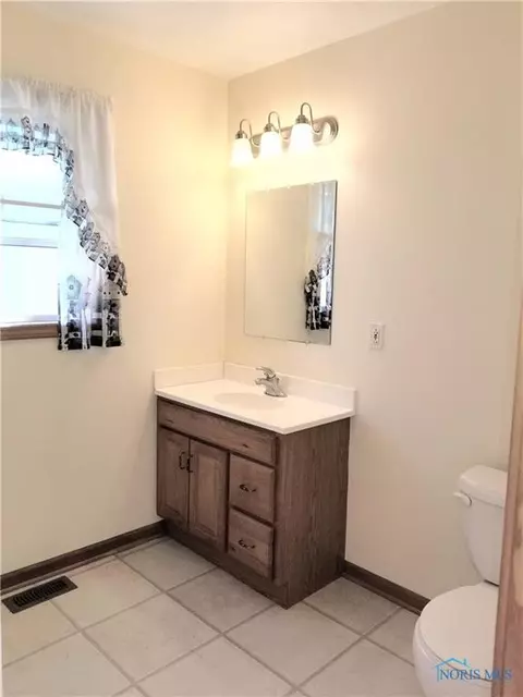 232 Ember Dr, Oregon, OH 43616 photo 14