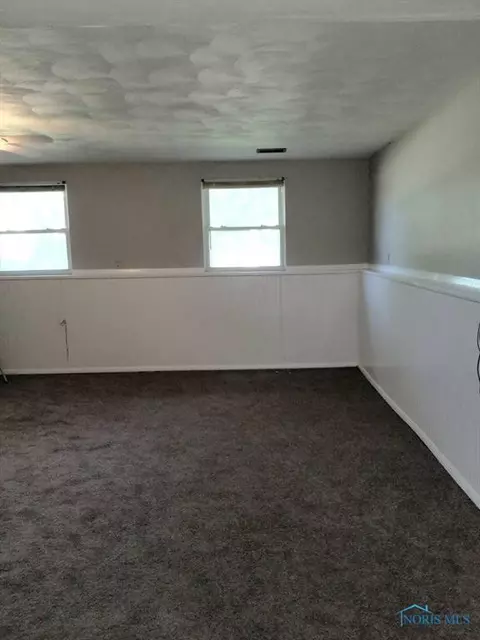 232 Ember Dr, Oregon, OH 43616 photo 9