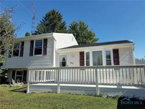 232 Ember Dr, Oregon, OH 43616 photo 1