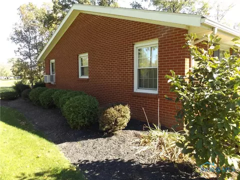119 E Willow Run Dr, Ottawa, OH 45875 photo 5