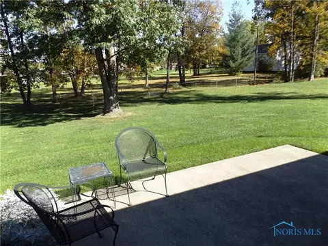 119 E Willow Run Dr, Ottawa, OH 45875 photo 6