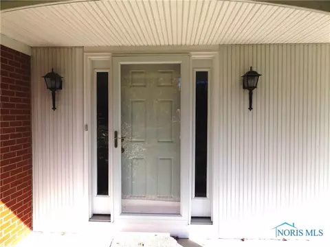 119 E Willow Run Dr, Ottawa, OH 45875 photo 2