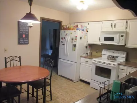816 E Graceway Dr, Napoleon, OH 43545 photo 5