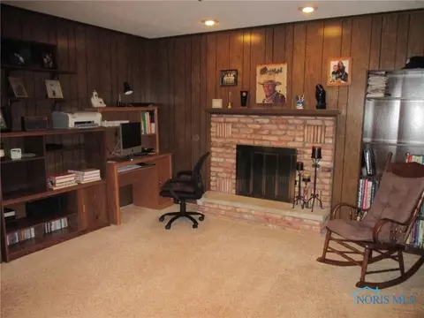 816 E Graceway Dr, Napoleon, OH 43545 photo 6
