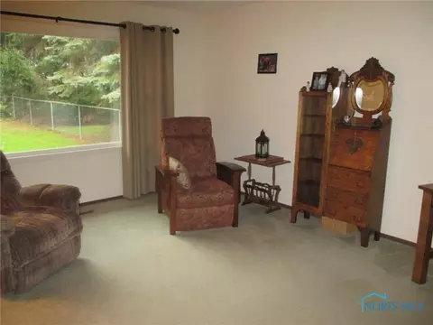 816 E Graceway Dr, Napoleon, OH 43545 photo 8