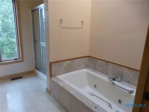 304 Maplewood Ct, Bryan, OH 43506 photo 25