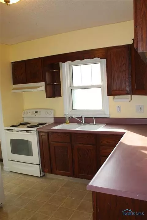 727 S Main St, Bryan, OH 43506 photo 3
